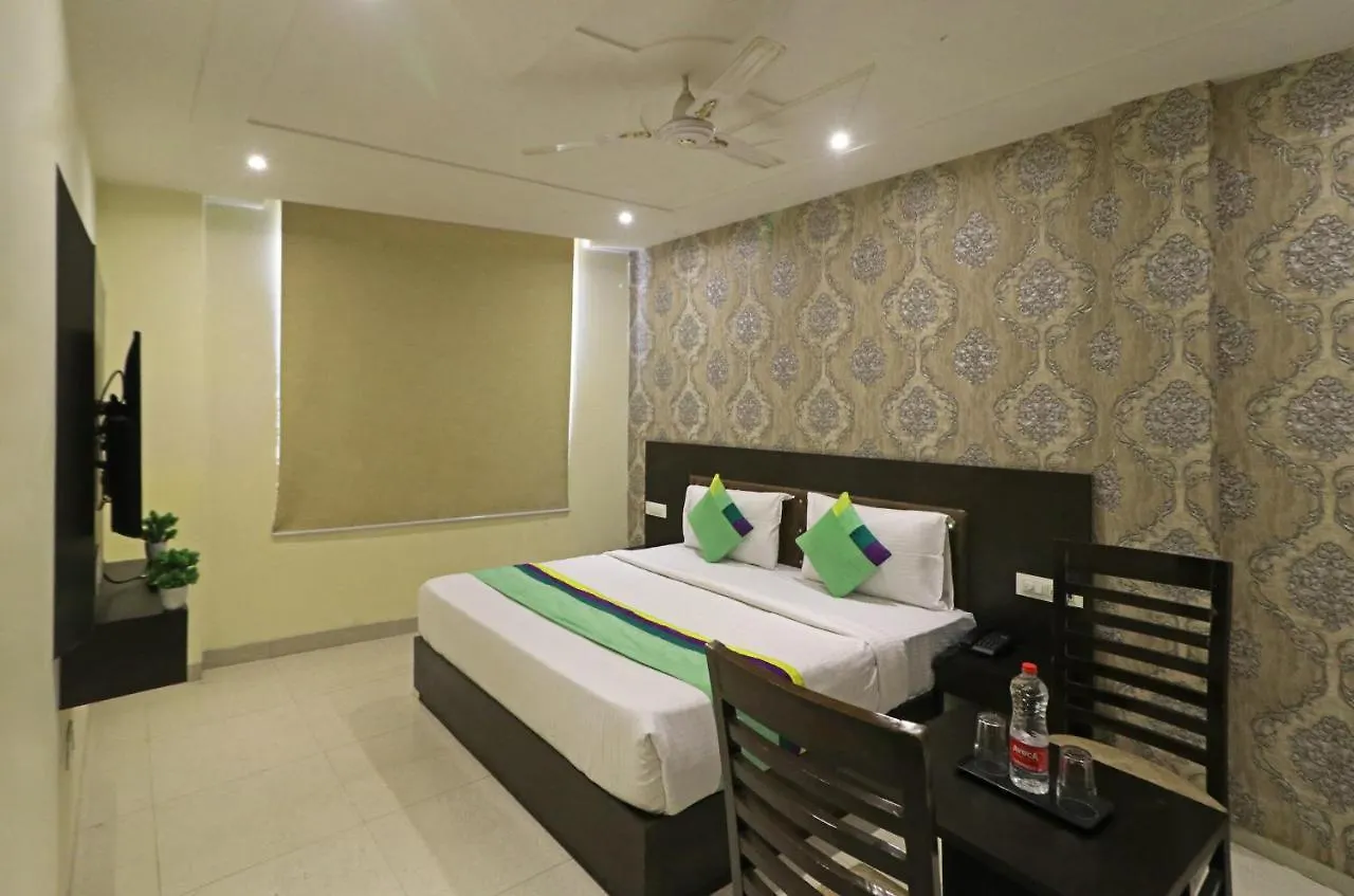 Hotel Paragon Suites New Delhi