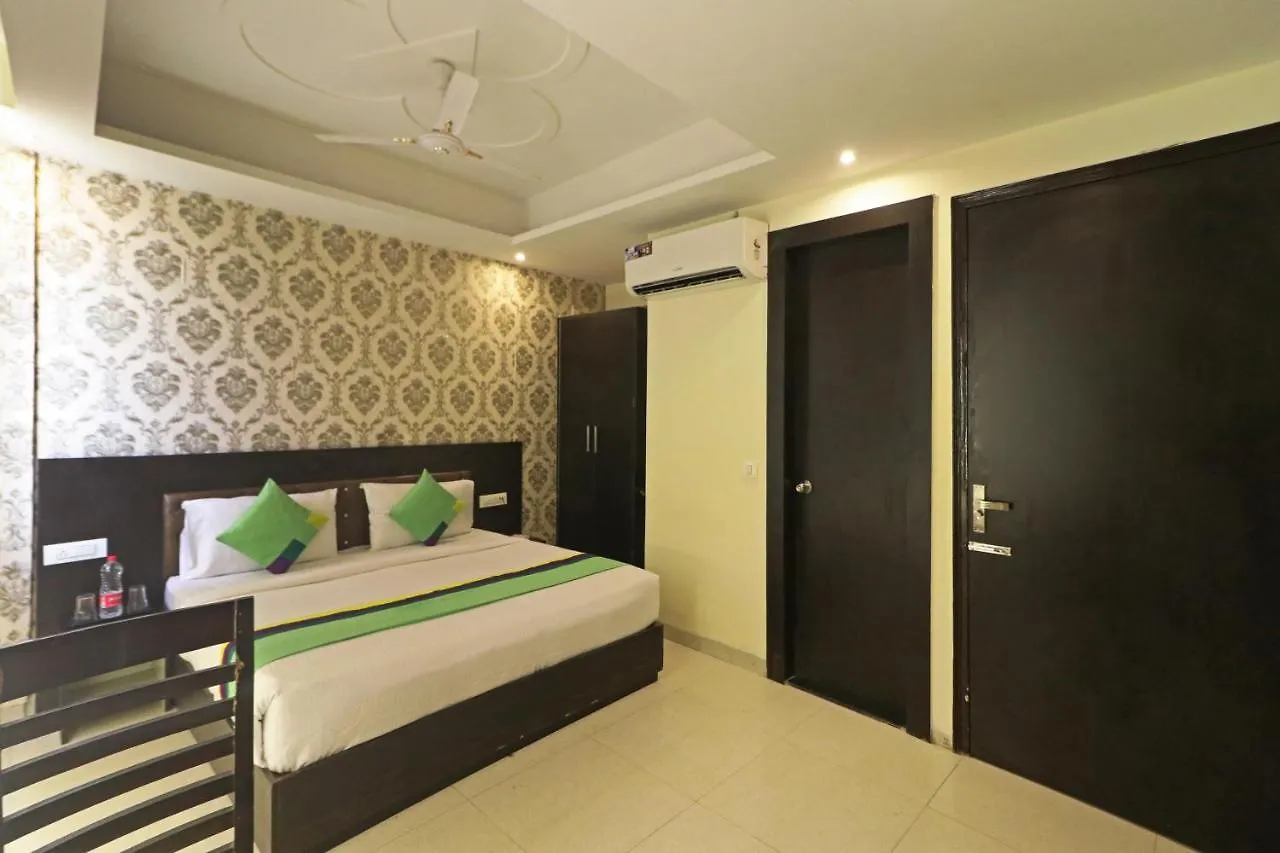 Hotel Paragon Suites New Delhi India